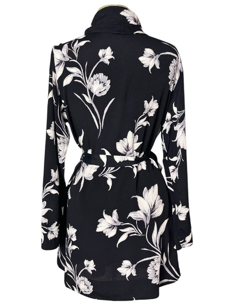 Black & White Winter Floral 1930s Shawl Collar Robe