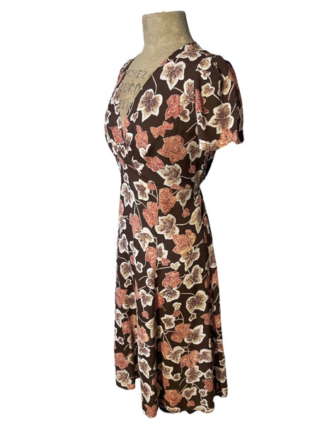 Brown Falling Leaves Retro Rita Dress
