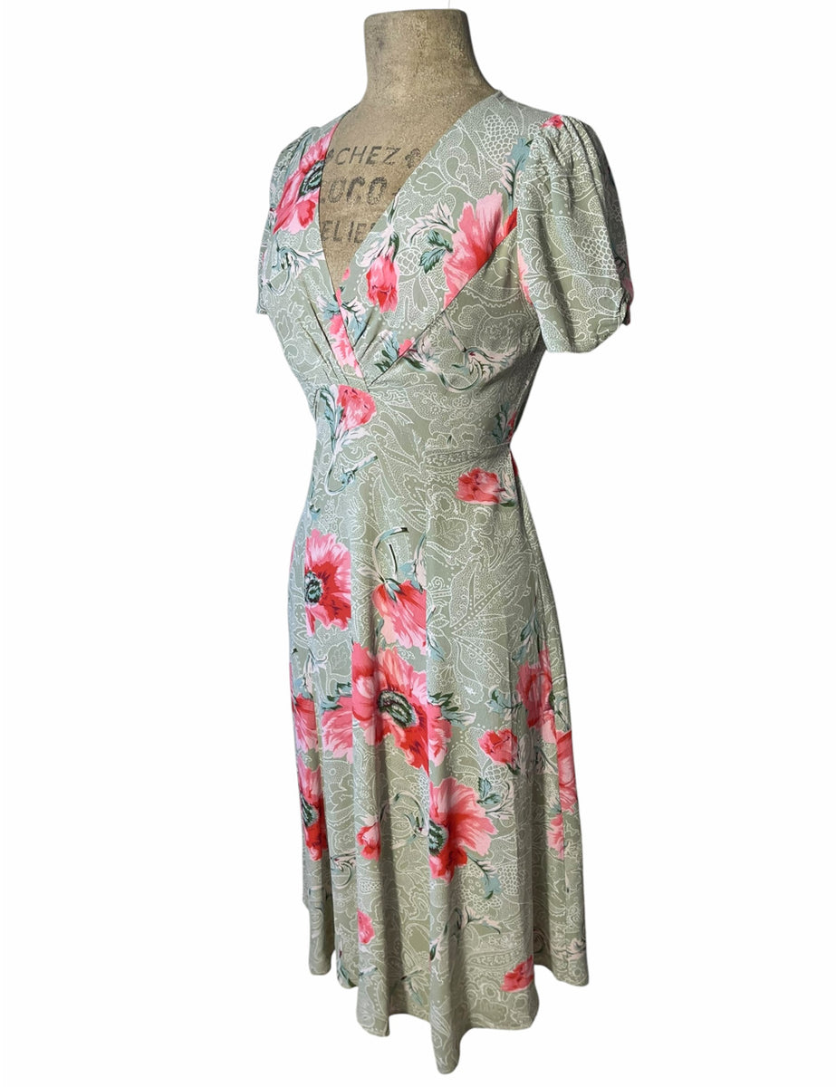 Sage Green Lace Floral Retro Rita Dress – Loco Lindo