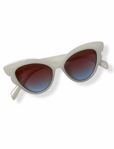 Soft White Retro Style Butterfly Frame Sunglasses