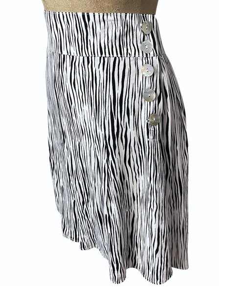 White Tiger Stripe Retro High Waisted Shorts