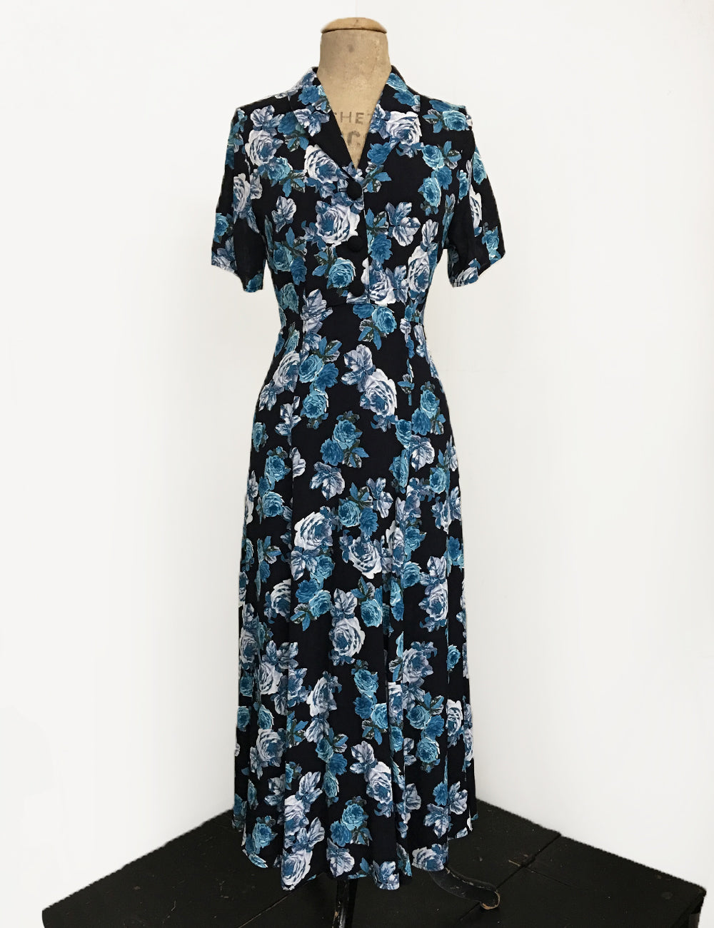 Black & Blue Tea Rose Short Sleeve Tea Length Vintage Day Dress