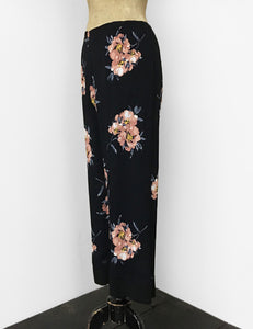 Black & Peach Dogwood Floral Louise Lounge Capri Flood Pants