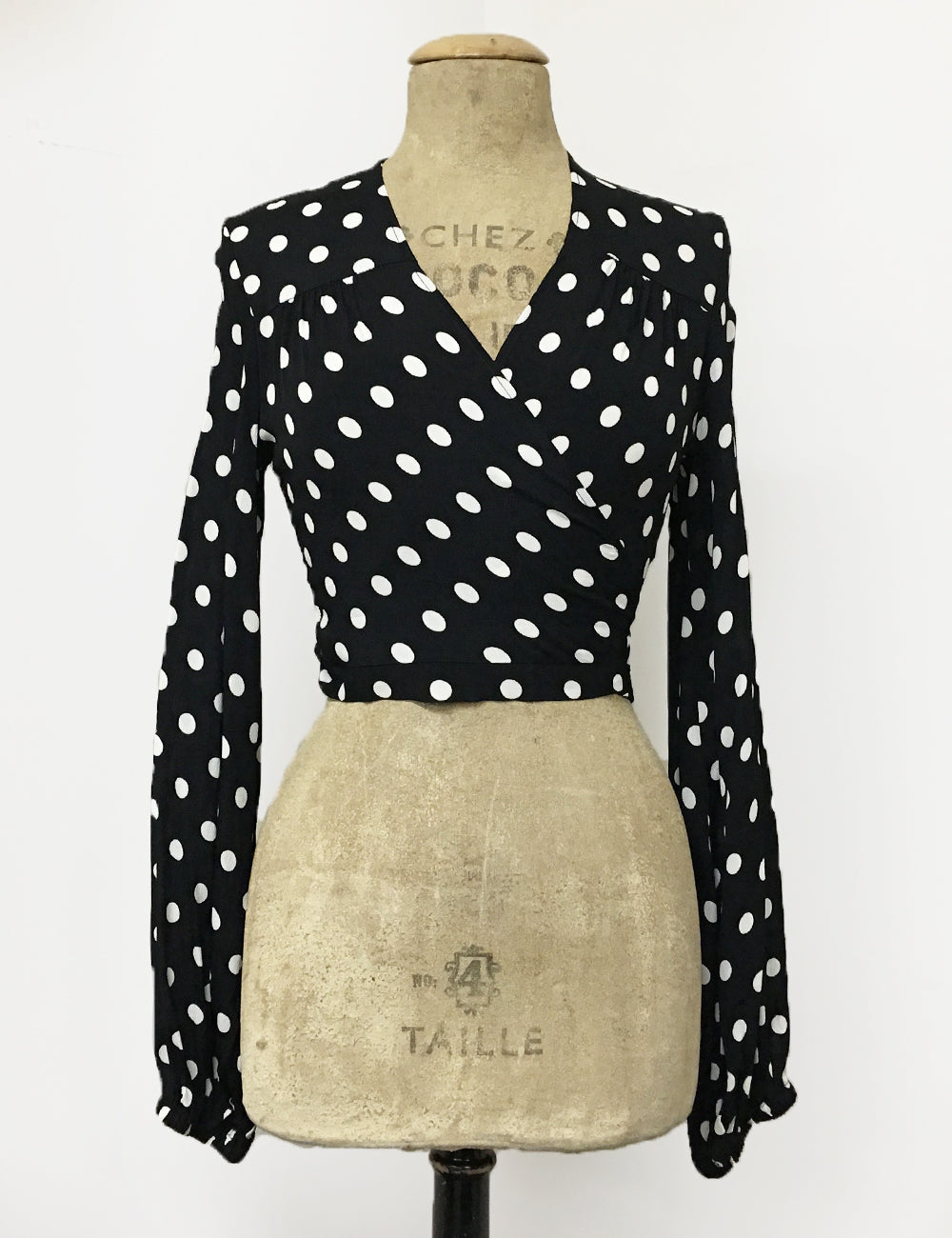 Black & White Big Dot Drama Sleeve Babaloo Tie Crop Top
