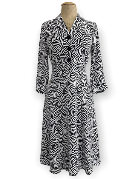 Black & White Deco Waves 1940s Sleeved Vintage Day Dress