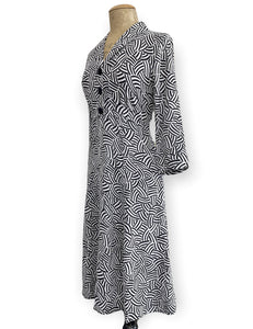 Black & White Deco Waves 1940s Sleeved Vintage Day Dress
