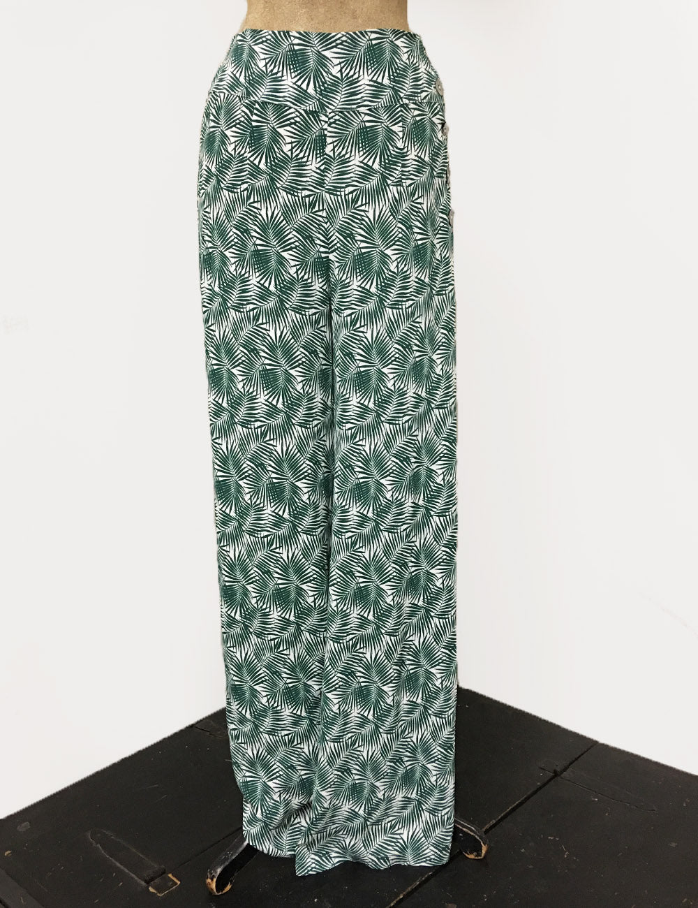 Green & White Tropical Fern Print 1940s Style High Waisted Palazzo Pants