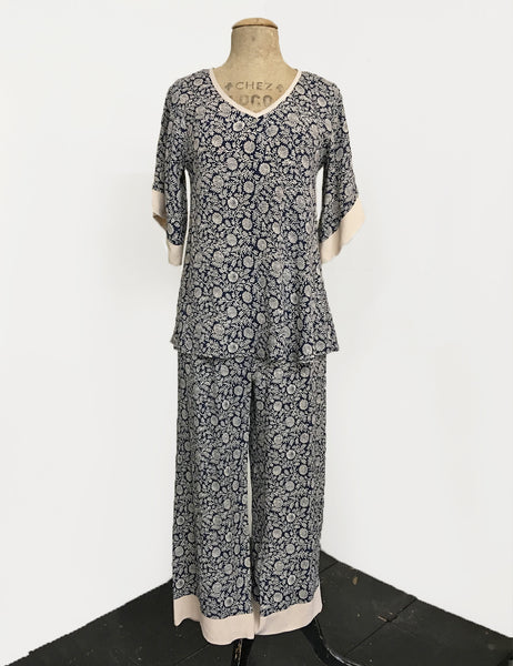 Navy Vintage Fern Print 1930s Inspired V-Neck Kimono Top