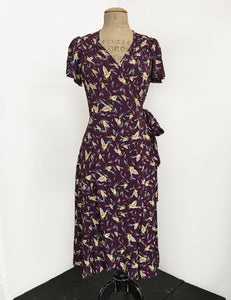 Colorful Purple Feathers Biasa Sweetheart Wrap Dress