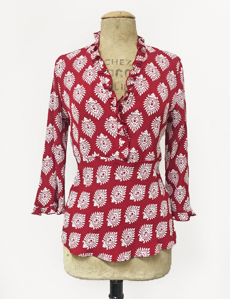 Red & White Turtle Stamp Print Ruffle Fitted Femme Blouse