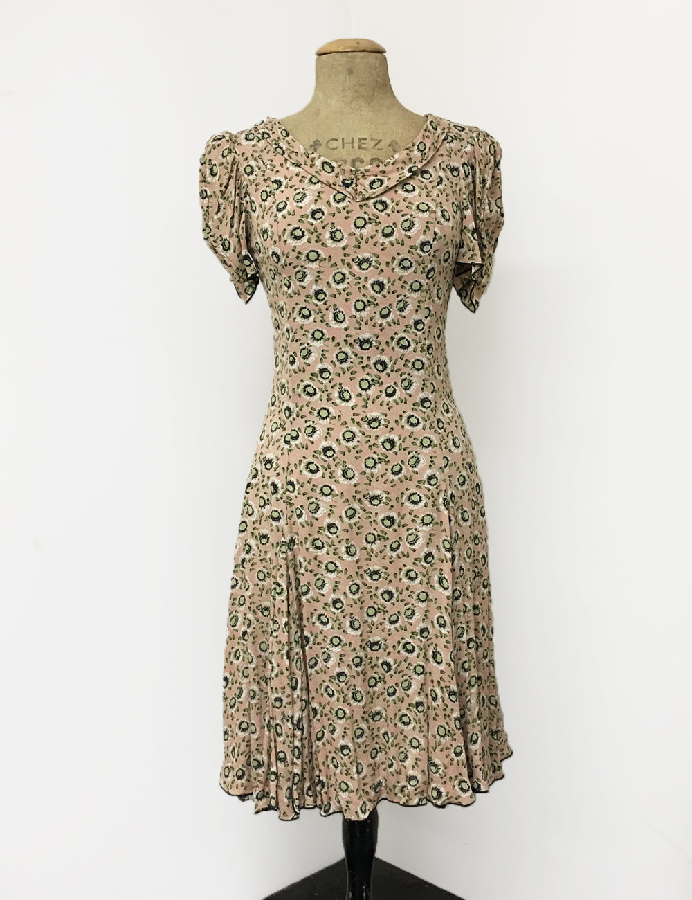 Sweet Pink & Green Pansy Floral Print 1930s Venice Beach Balboa Swing Dress
