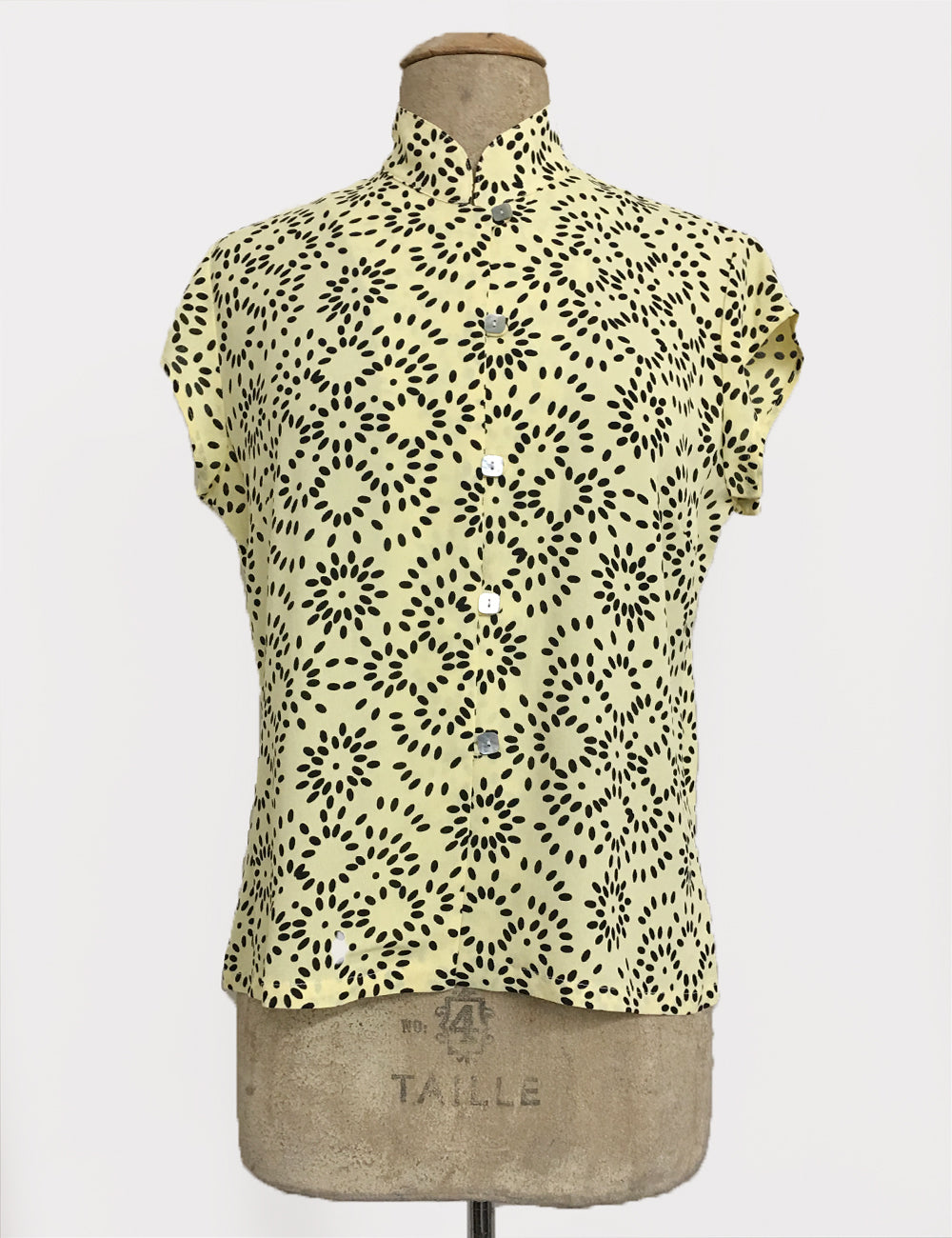 Yellow & Black Geometric 1930s Style Mandarin Collar Tea Timer Top