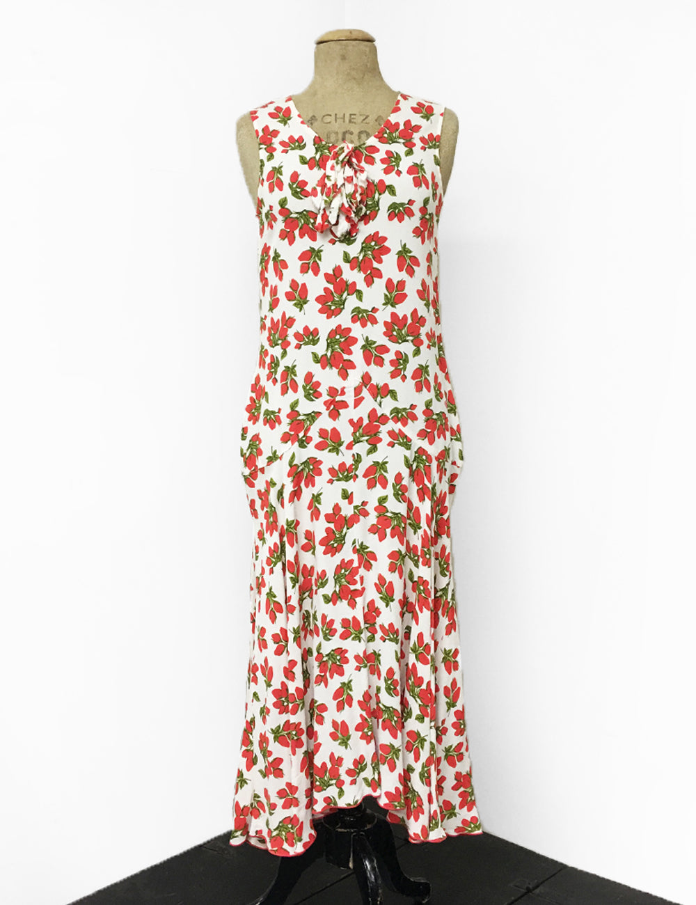 Ivory & Red Rosebud Sleeveless 20s Charleston Flapper Dress - FINAL SALE